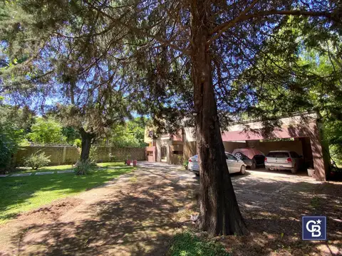 Casa en Venta con 2 cocheras
