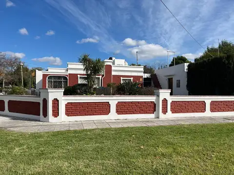 Jose Marmol venta casa  s/2 lotes oportunidad emprendimiento