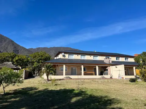 Casa en Venta con 1 cochera