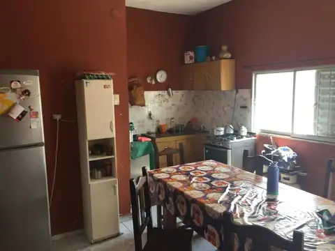 Casa en Venta con 3 cocheras