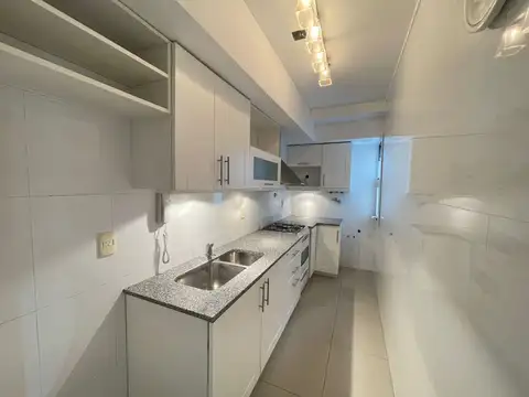 VENTA DEPARTAMENTO 2 AMB. FRENTE BALCON RECICLADO