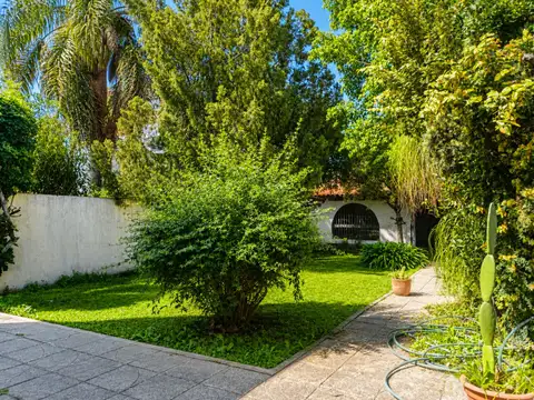 VENTA CASA 4 AMB + DEPENDENCIA PERMUTA R. MEJIA