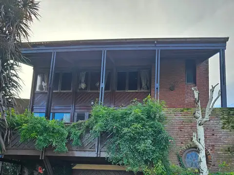 VENTA Chalet 6 Amb. Garage, parque y quincho