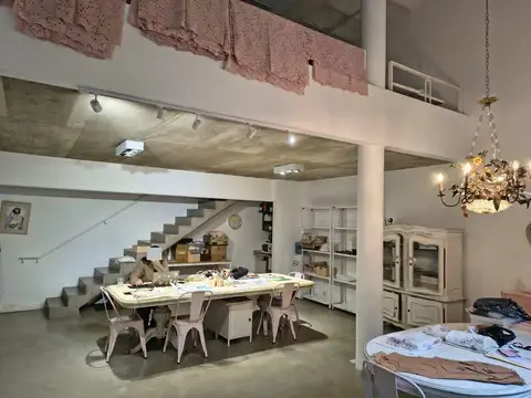 Excelente oficina tipo loft en complejo Casa San Jose!