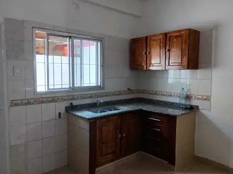 Casa en Alquiler con 1 cochera