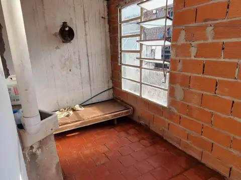 EN VENTA EN VILLA BOSCH CASA DE 4 AMBIENTES CON GARAGE - FICHA 10012