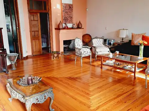 CASA DE LUJO EN LOS LIMITES DE LOS BARRIOS DE COGHLAN Y SAAVEDRA