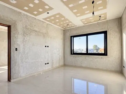Casa en Venta con 4 cocheras