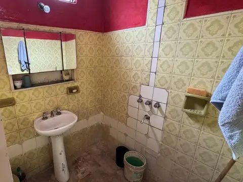 Casa 3 ambientes con 1 baño