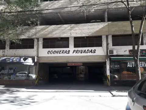 Cochera en alquiler en  zona centrica de rampa 24 horas tres turnos vigilancia martin rampa