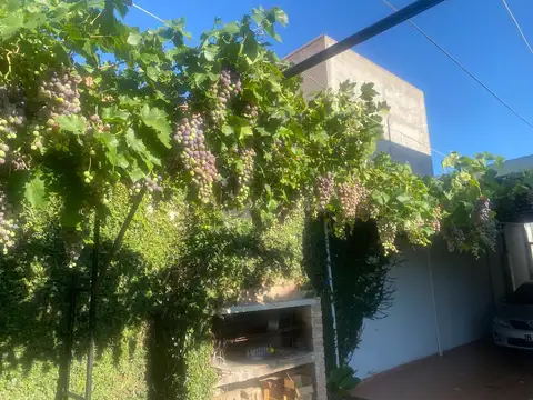 Casa 6 ambientes con 3 baños