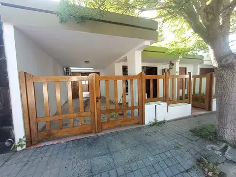 Alquiler Casa en Pje Lorenzini 217