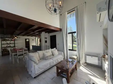 Casa en Alquiler de 3 dormitorios