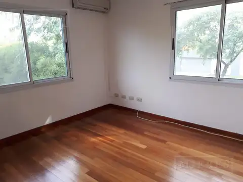 Casa en Alquiler al Oeste