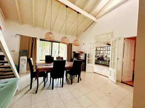 Casa 5 ambientes con 3 baños
