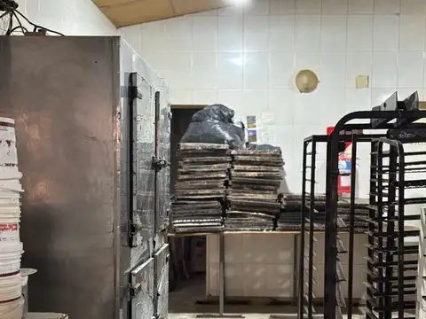 llave de negocio- local y casa en construccion