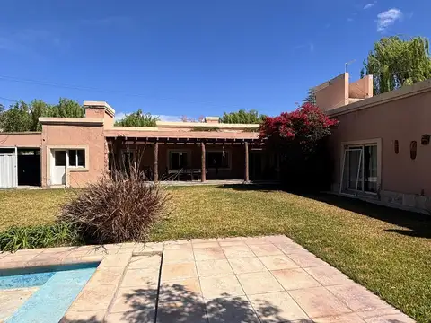 Avenida Ignacio de la roza oeste 6400