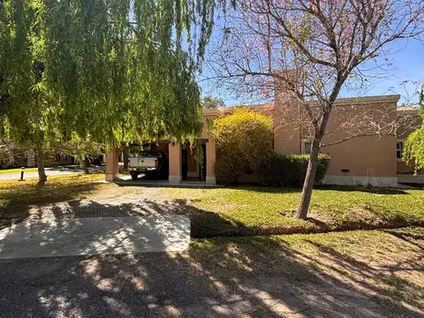 CASA EN VENTA | RIVADAVIA SAN JUAN COUNTRY EL HUARPE | PISCINA | GALERÍA | COCHERA DOBLE