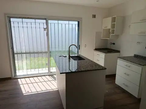 Depto Tipo Casa en Venta con 1 cocheras