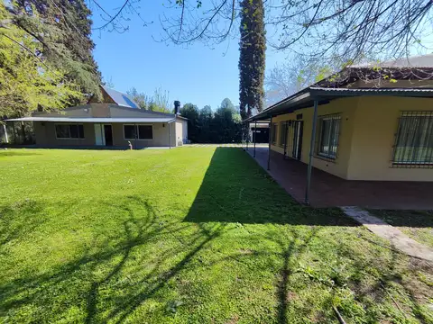 Hermosa Quinta con Lote de 3924 m2 en Excelente Estado