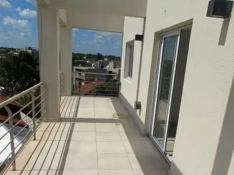 DIRECTORIO 100, Piso 4