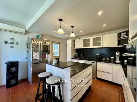 Casa en Venta con 1 cochera