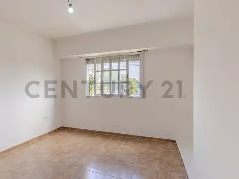 60 y 128 800, Piso 1