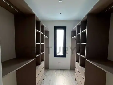 LOS ROBLES 5901 , Piso 0