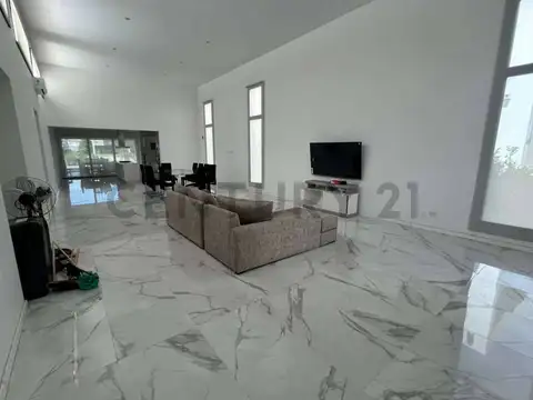LOS ROBLES 5901 , Piso 0
