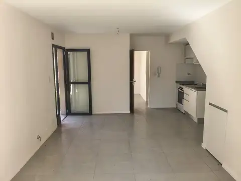 Depto Tipo Casa en Venta con 1