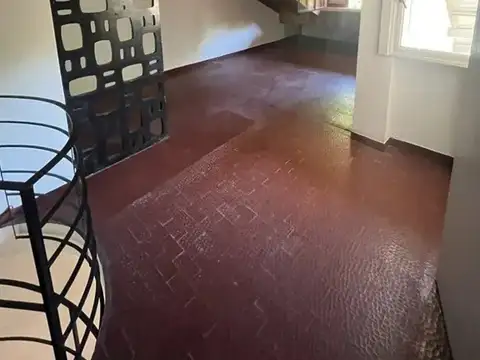 Casa en Alquiler con 1 cochera