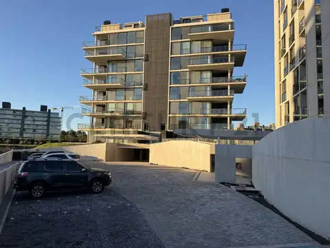 Departamento en Alquiler con 2 cocheras