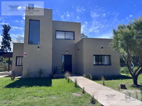 CASA 4 AMBIENTES EN EL BARRIO EL ENSUEÑO