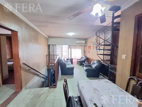 Depto Tipo Casa en Venta de 4 ambientes