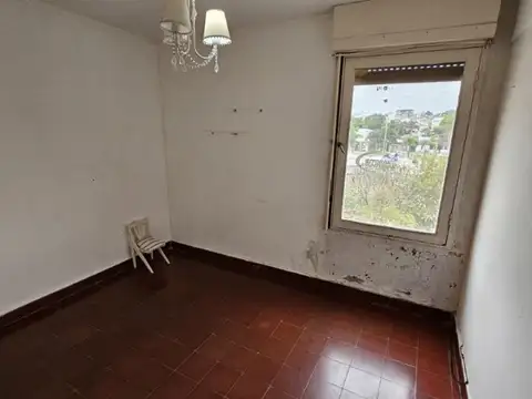 Departamento de dos dormitorios, piso 2. Barrio 95 viviendas
