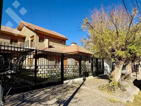 Venta Casa 4 dorm. mas Departamento -Allen - Rio Negro