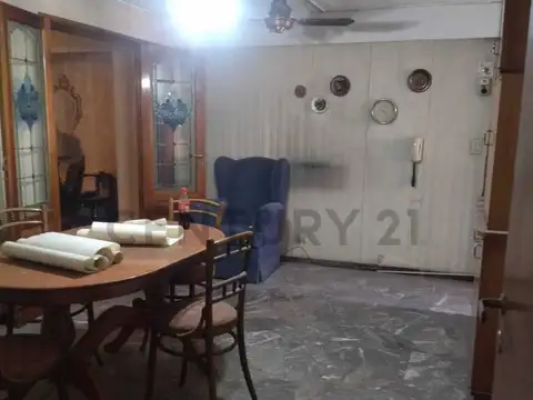 SEMIPISO EN AV. MITRE Y GUTIÉRREZ EN VENTA