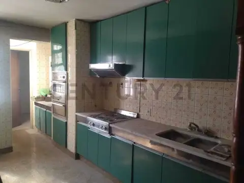 Av. Mitre 1300, Piso 0