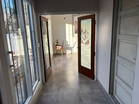 Depto Tipo Casa en Alquiler con 1 cocheras