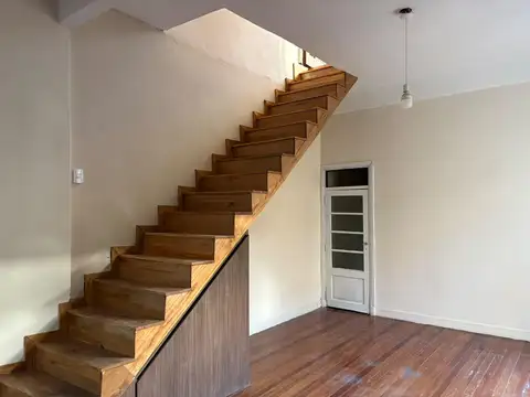 Depto Tipo Casa en Alquiler de 3 ambientes