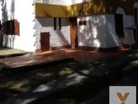 Almirante Brown e/ Sarmiento y Las Gaviotas