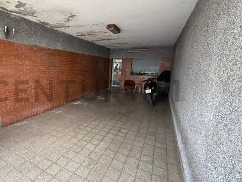 Regimiento 11 100, Piso 0
