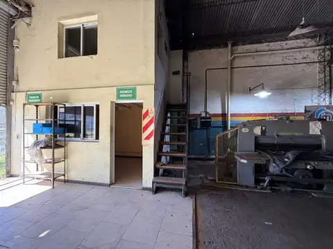 Galpon en Alquiler 11  mts Frente