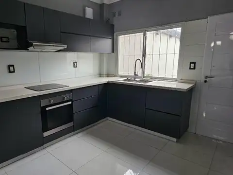 Depto Tipo Casa en Alquiler en Villa Lynch, $ 1.200.000