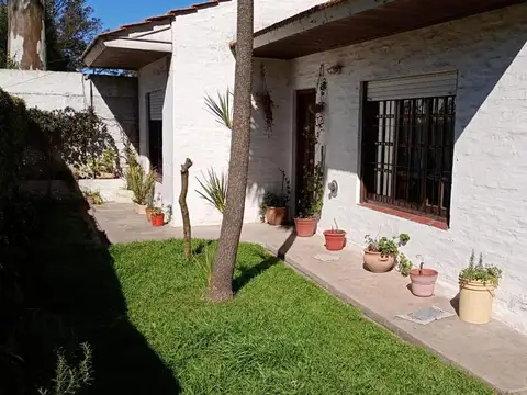 CASA 3 AMB. BARRIO PARQUE LAS MARGARITAS