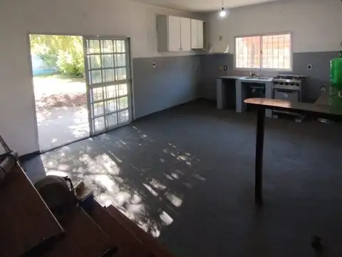 VENTA CASA/ DUPLEX 2 DORMITORIOS / PATIO- ROLDÁN