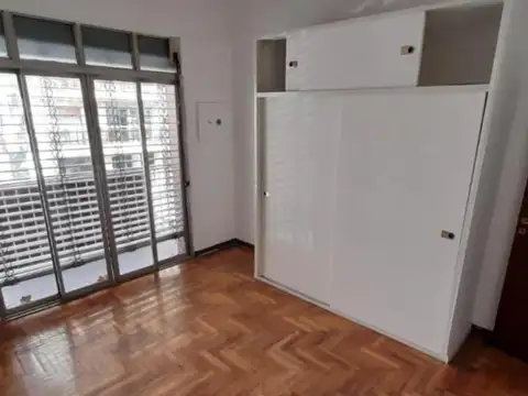 Casa 6 ambientes con 2 baños