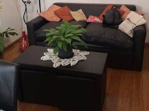 COLEGIALES, 2AMB,2PISO ESCALERA, MUY BAJAS EXPENSAS, EXCELENTE ESTADO Y UBICACION, OPORTUNIDAD