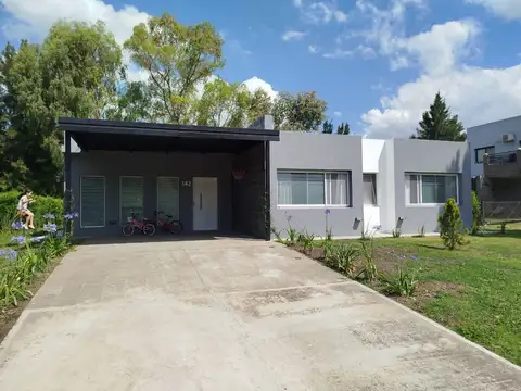 CASA EN ALQUILER BARRIO MALIBU