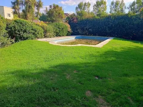 Casa en Venta con 5 cocheras